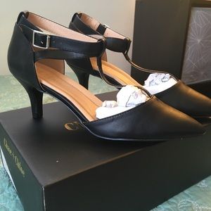 Chase + Chloe Shoes - Black Dress Shoes Chase + Chloe Shoes - Black Dress Shoes